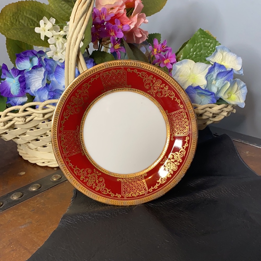 . Vintage Neiman Marcus "Legend Ruby" Plate # 9348 - Red & Gold Pattern 6.5"